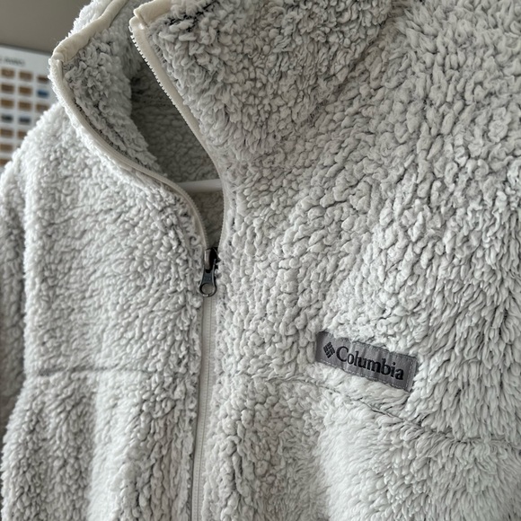 Columbia Furry Zip Up - Picture 2 of 3